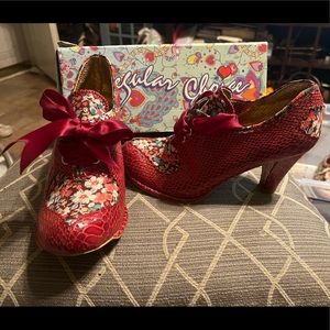 Retro heels new with box! Super cute size  8 in US fits more like a 7.5